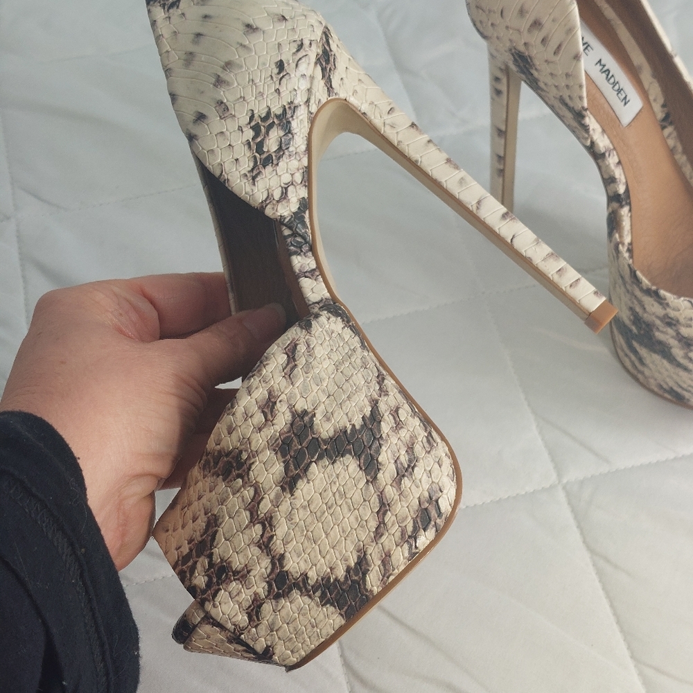 Steve Madden Stiletto platform heels snake python Pattern 7 faux leather HOT 🫦 - Picture 5 of 10